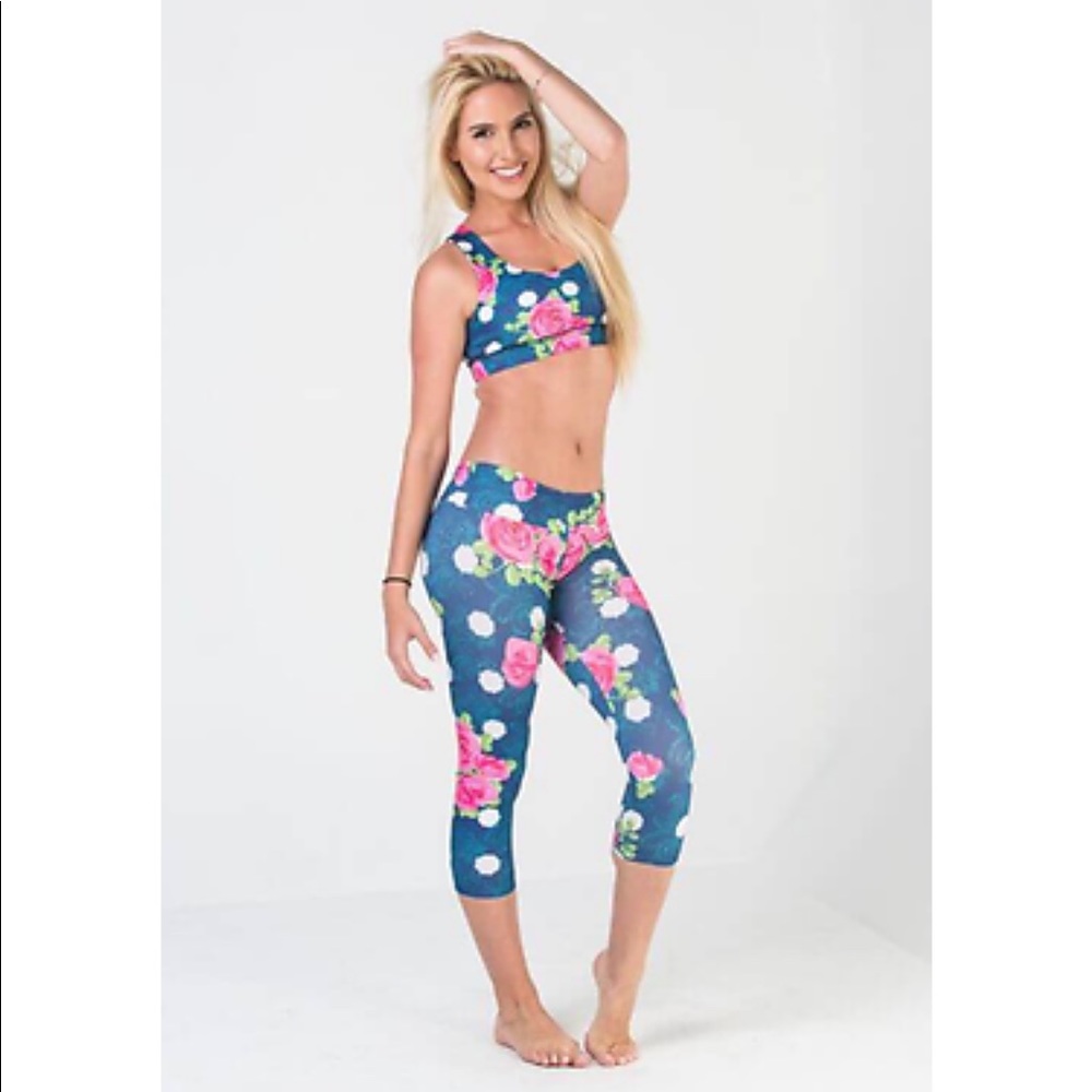 Om Shanti Clothing Polka Dot Rose Capri Leggings M